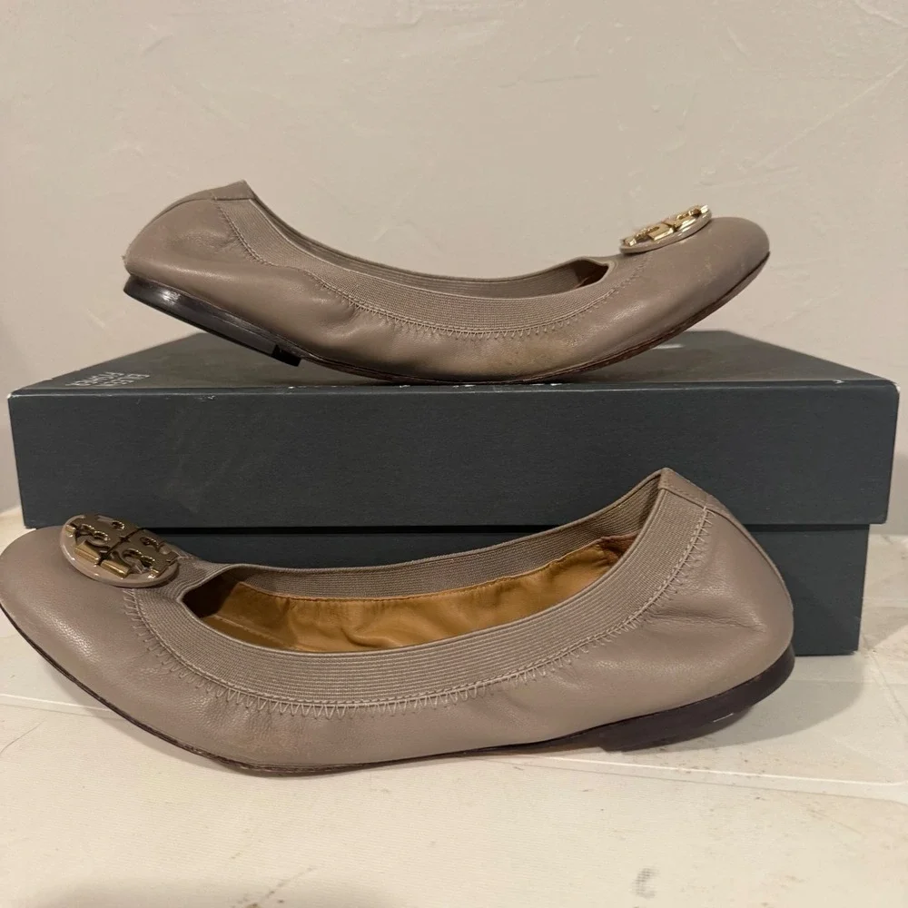 Tory Burch Minnie Travel Ballet Flat Women 9 Taupe Gray Gold Logo Good Condition
